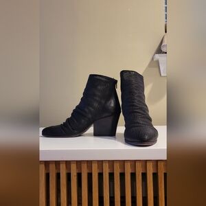 STEVEN by STEVE MADDEN ROMEY genuine leather mesh booties size 8